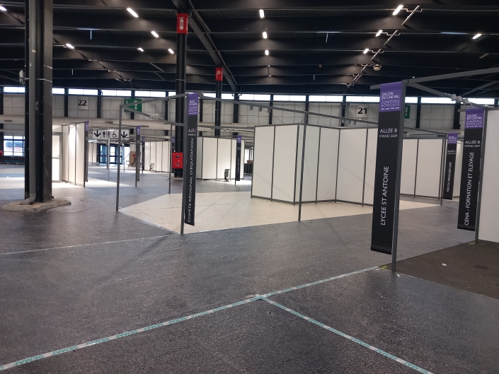 pack stand, salon pro, stand packagé, enseigne stand, pose de moquette, structure modulaire, remplissage mélaminé, montage de stand