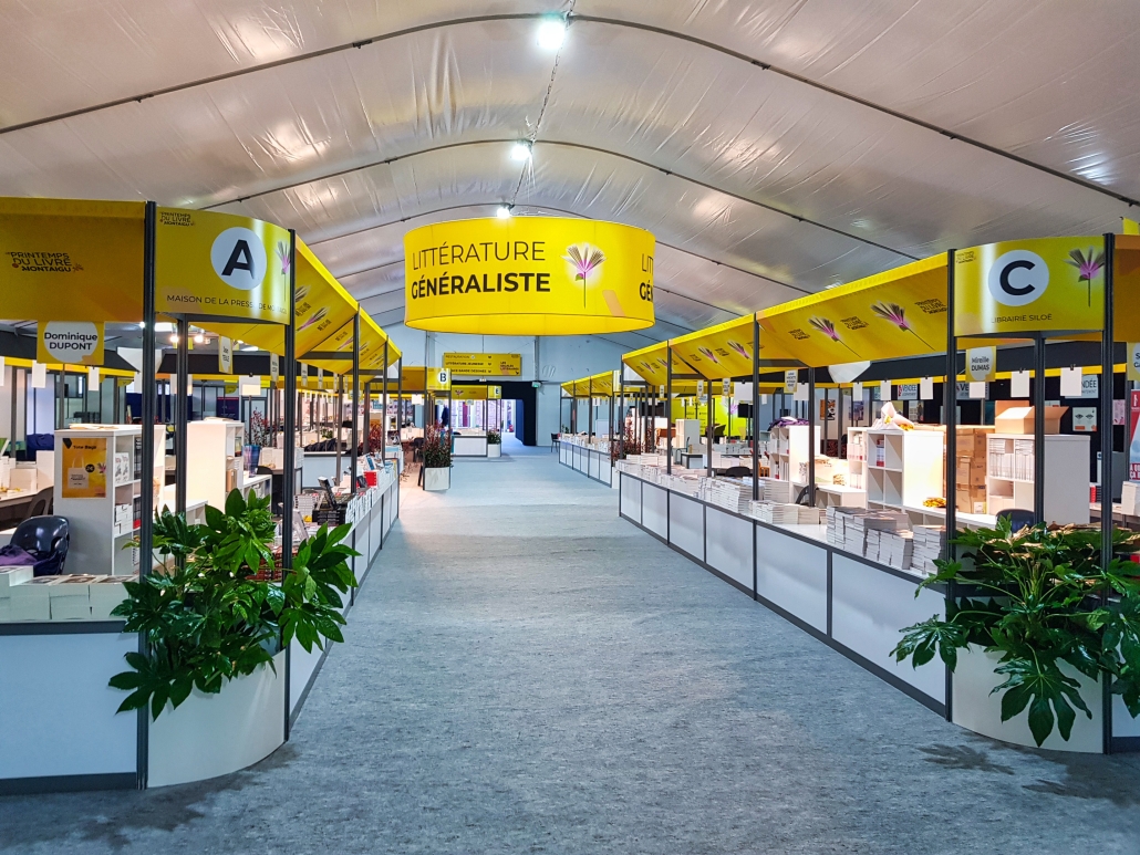 aménagement sous tente, stand modulaire sur mesure, habillage et décor intérieur, salon du livre Montaigu