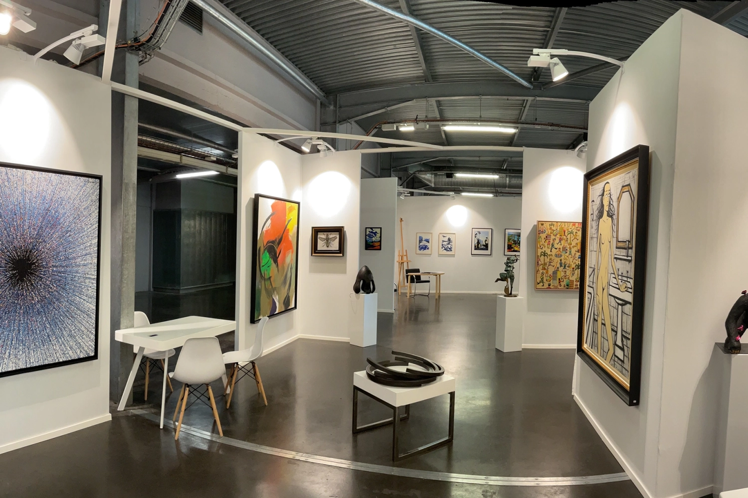 aménagement d'espace en cloison bois gainée de coton gratté, exposition, cloison éphémère, salon